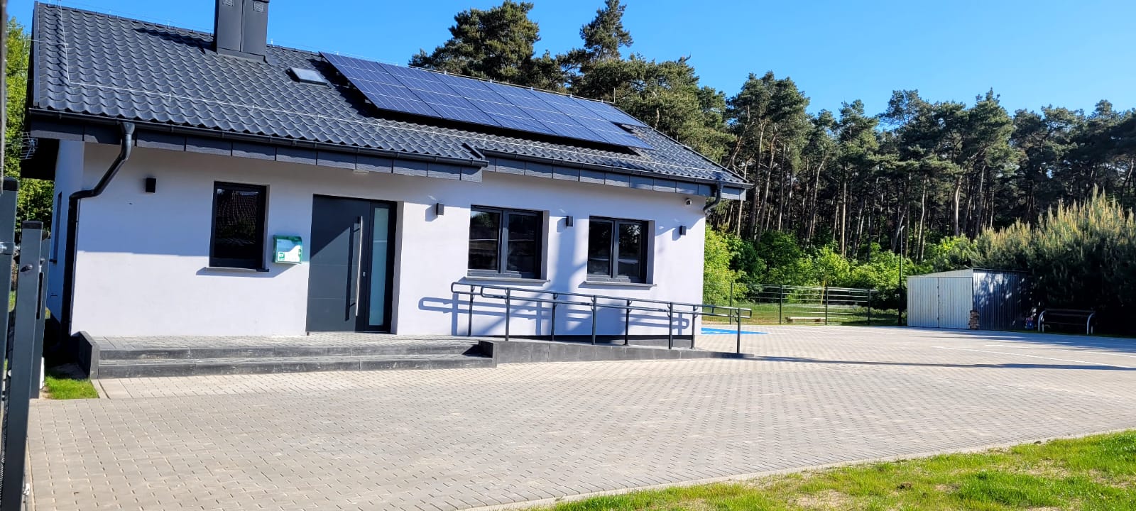świetlica wiejska w&nbsp;Jeziorach Wielkich
