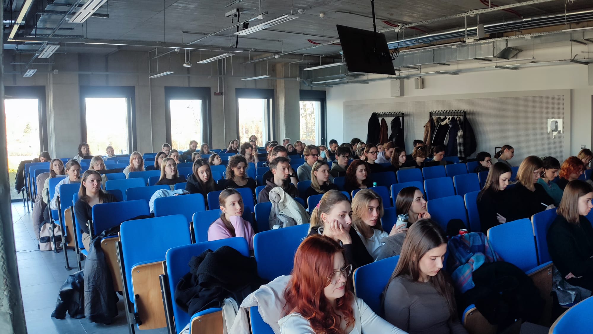 Studenci zainteresowani konkursem