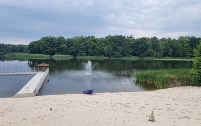 Zdjęcie do Fontanna na Jeziorze Raczyńskim przy plaży w Zaniemyślu