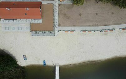 Plaża przy Jeziorze Raczyńskim w Zaniemyślu